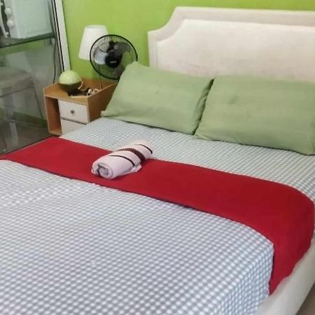 Sm Bicutan Rooms By M Manila Bagian luar foto