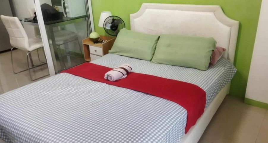 Sm Bicutan Rooms By M Manila Bagian luar foto