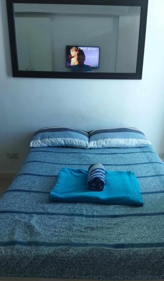 Sm Bicutan Rooms By M Manila Bagian luar foto